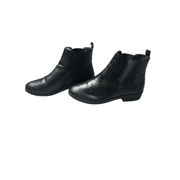 Classic Black Chelsea Boots Golda-Size 9
Comfort by Alexis Bendel - Picture 3 of 6